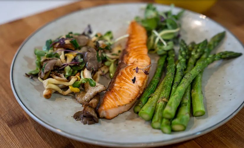 Salmon and Asparagus Recipe - OMGhee